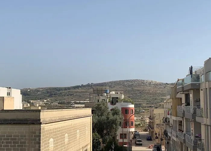 Spacious And Charming Apartment In Mgarr - 1